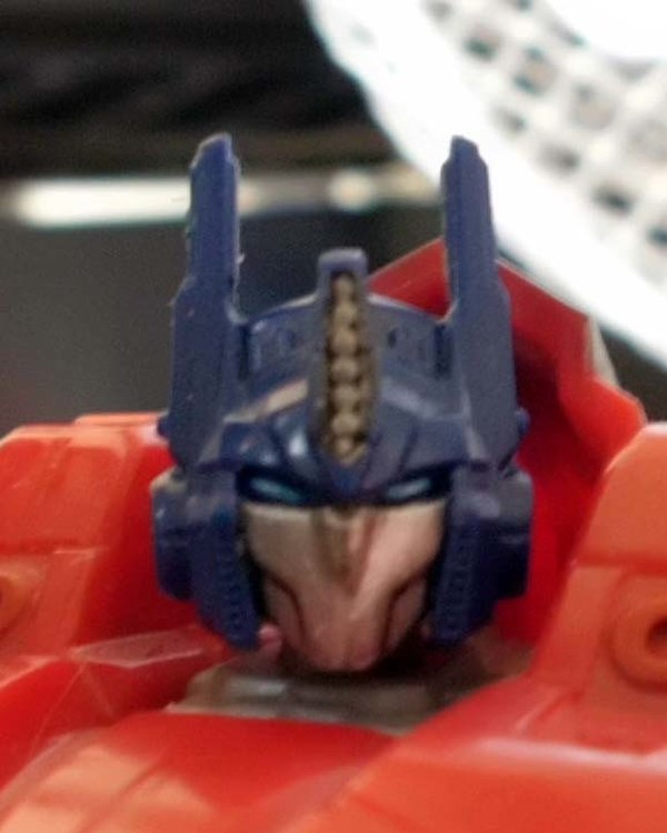  Make Your Transformers War For Cybertron Optimus Prime Figure Not Suck So Much  (2 of 7)